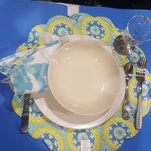 C-&-F FLORAL DELILAH PLACEMATS AND NAPKINS